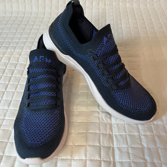 APL Shoes - APL Women's Techloom Breeze Wave Navy Royal Running Shoe Sz 9.5 US Like New